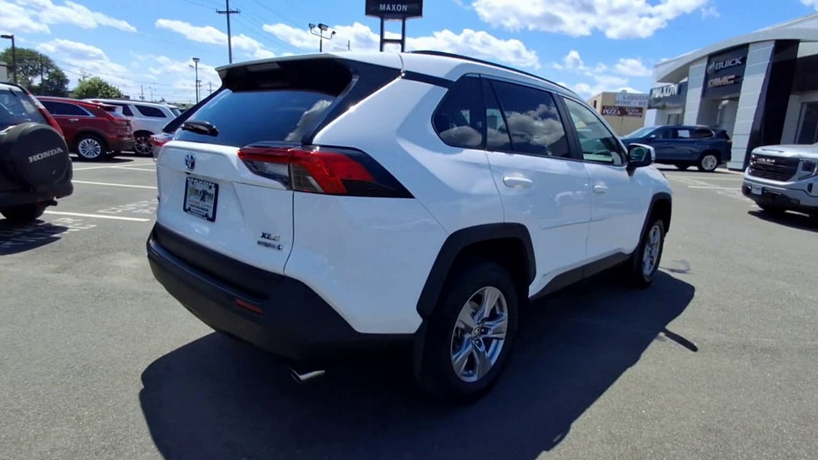 2023 Toyota RAV4 XLE - Photo 2