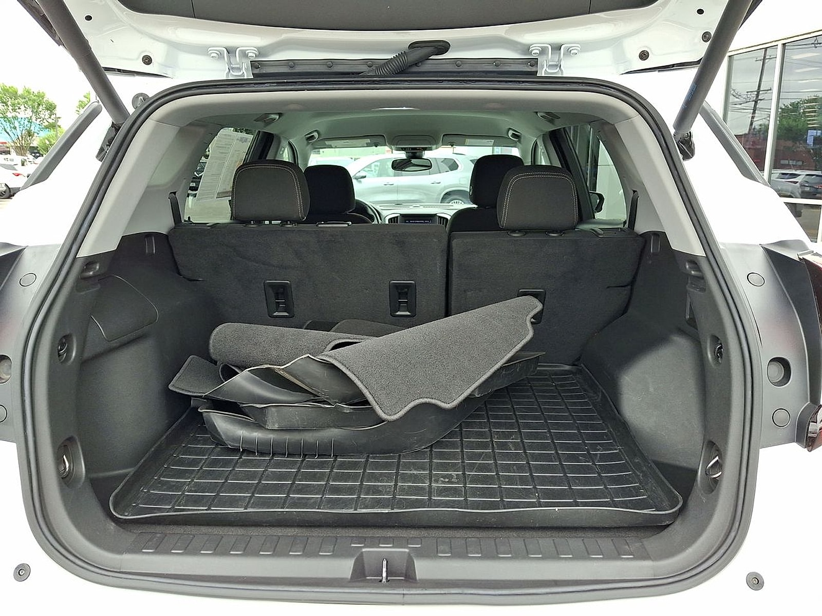 2023 GMC Terrain SLE - Photo 25