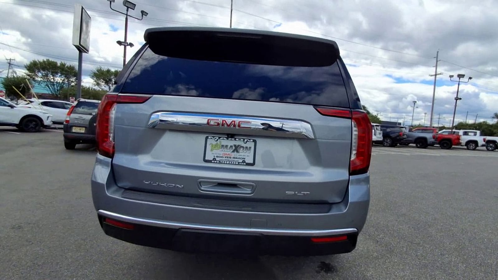 2024 GMC Yukon XL SLT - Photo 3