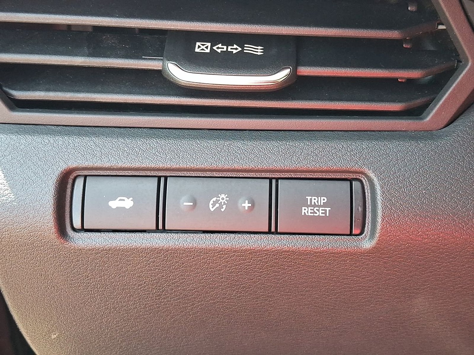 2022 Nissan Altima SV - Photo 17