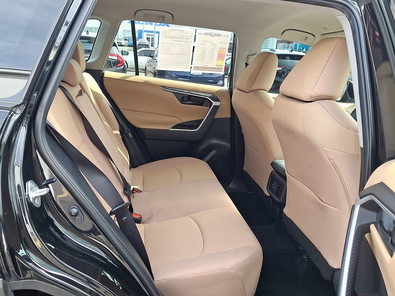 2023 Toyota RAV4 LE - Photo 26