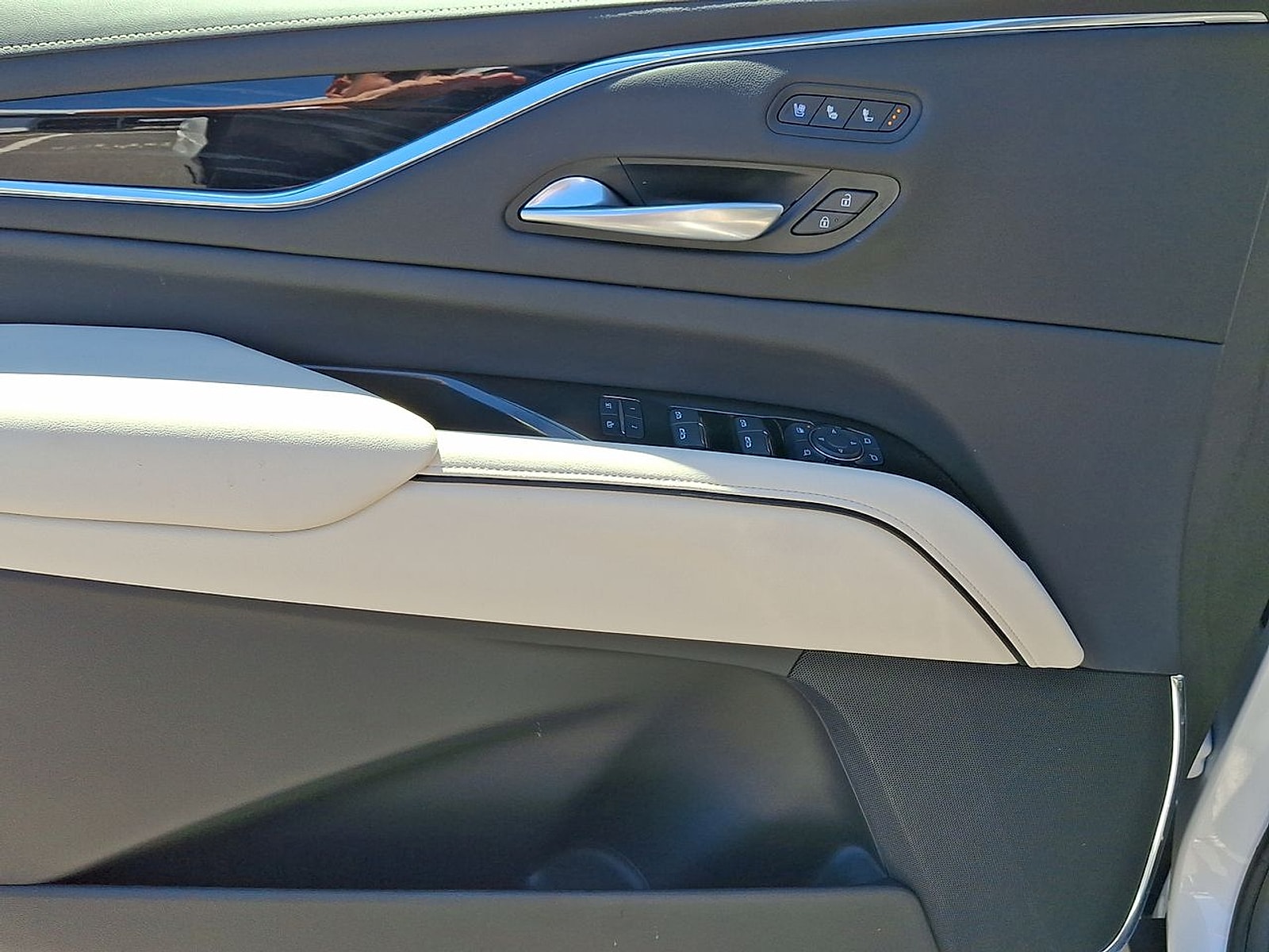 2024 Cadillac Escalade Sport - Photo 23
