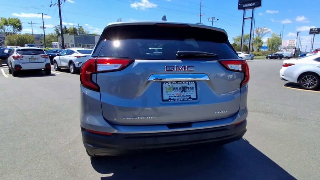 Used 2023 GMC Terrain SLE SUV