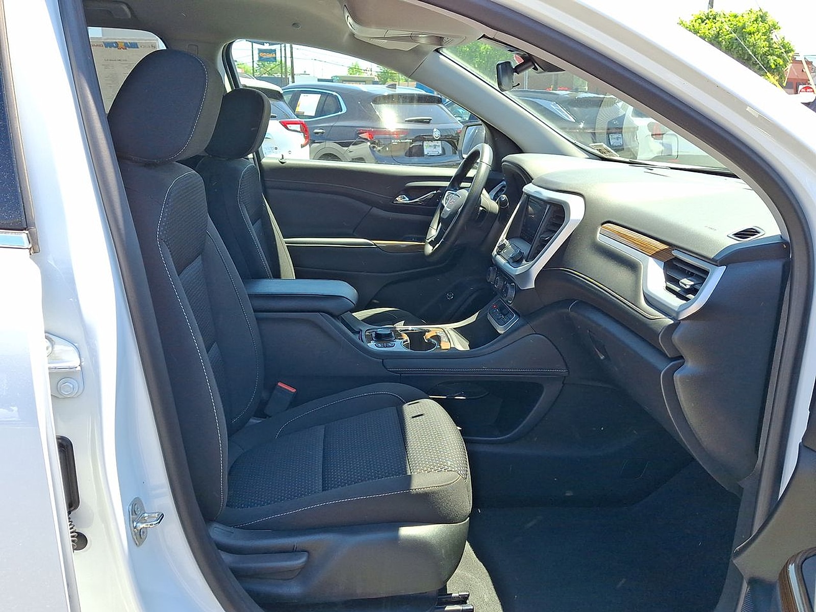 2023 GMC Acadia SLE - Photo 27