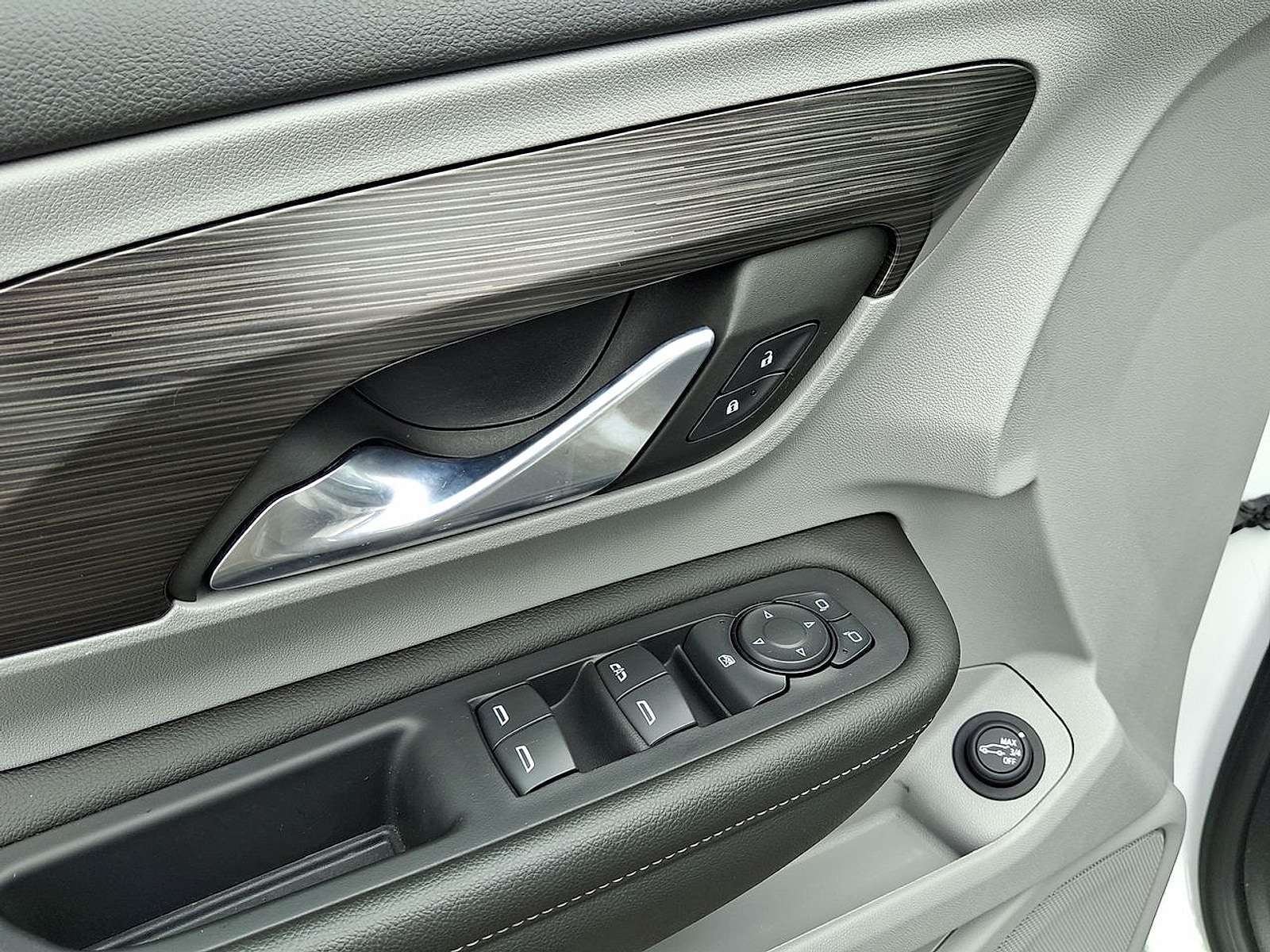 2023 GMC Terrain SLE - Photo 22
