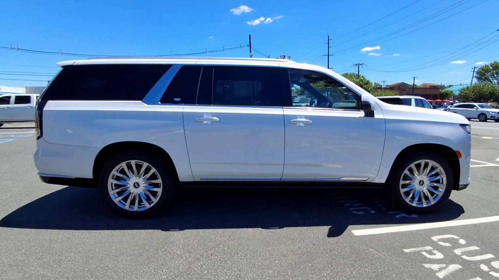 2024 Cadillac Escalade ESV Premium Luxury - Photo 9