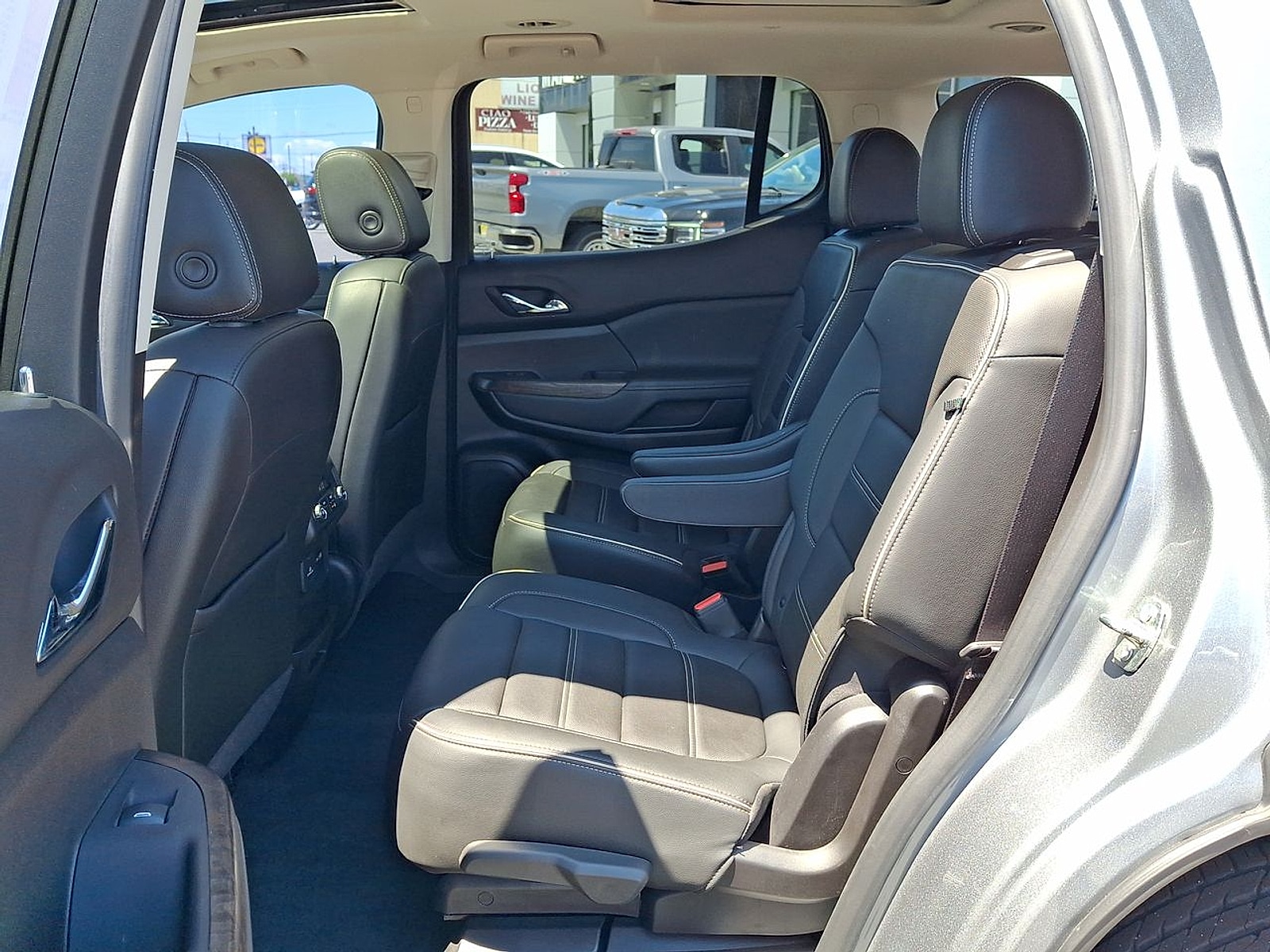2023 GMC Acadia Denali - Photo 26