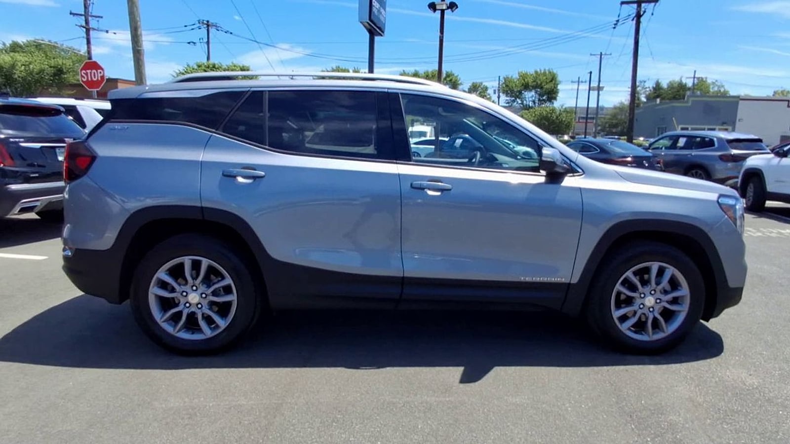 2024 GMC Terrain SLT - Photo 9