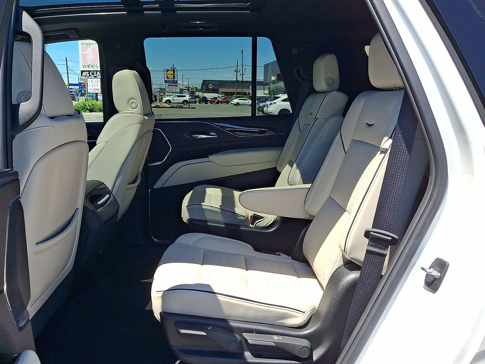 2024 Cadillac Escalade Sport - Photo 26