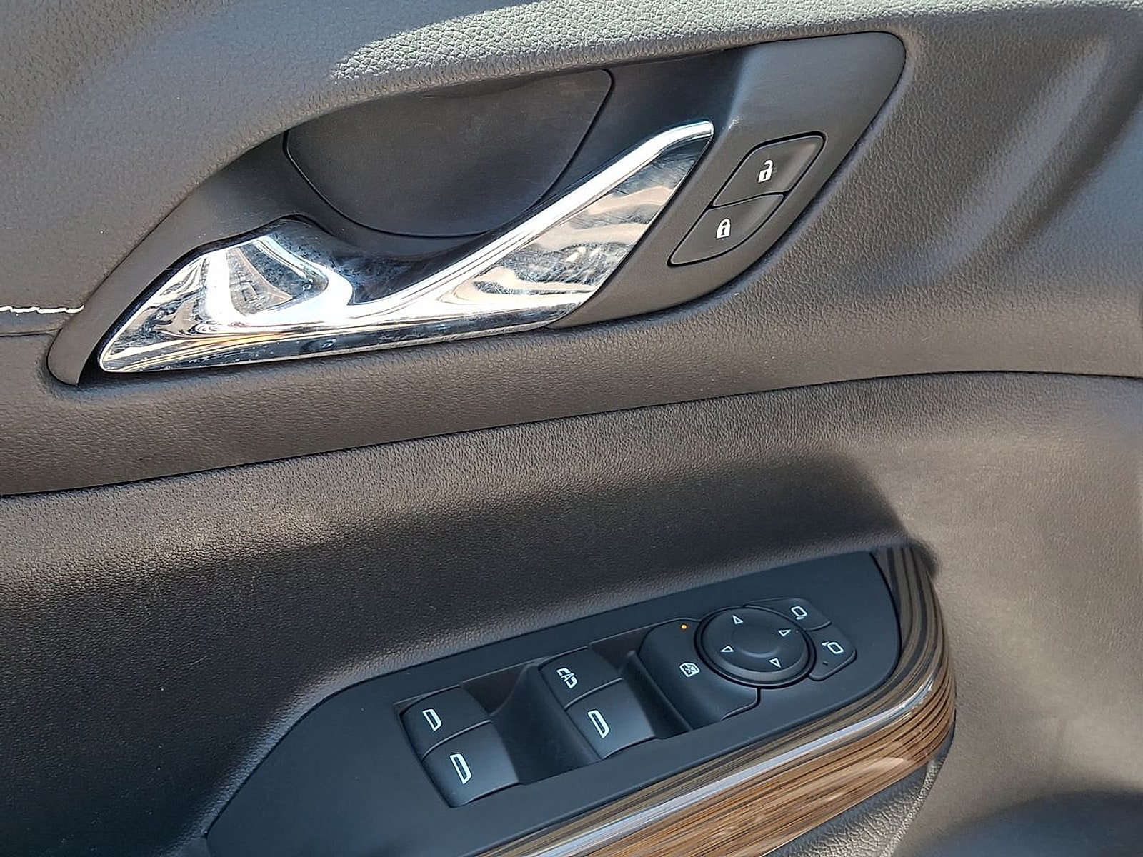 2023 GMC Acadia SLE - Photo 22