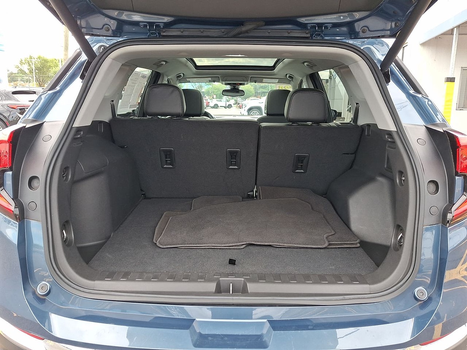 2024 GMC Terrain SLT - Photo 26