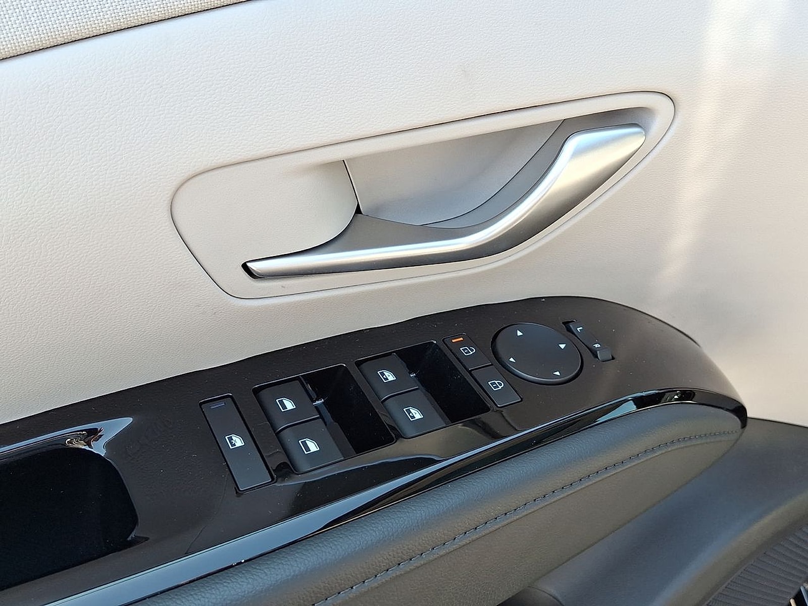 2025 Hyundai Tucson Limited - Photo 24