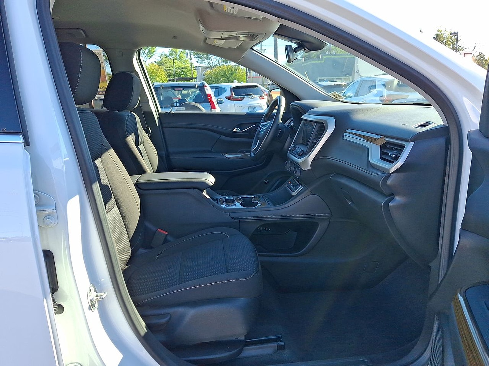 2023 GMC Acadia SLE - Photo 27