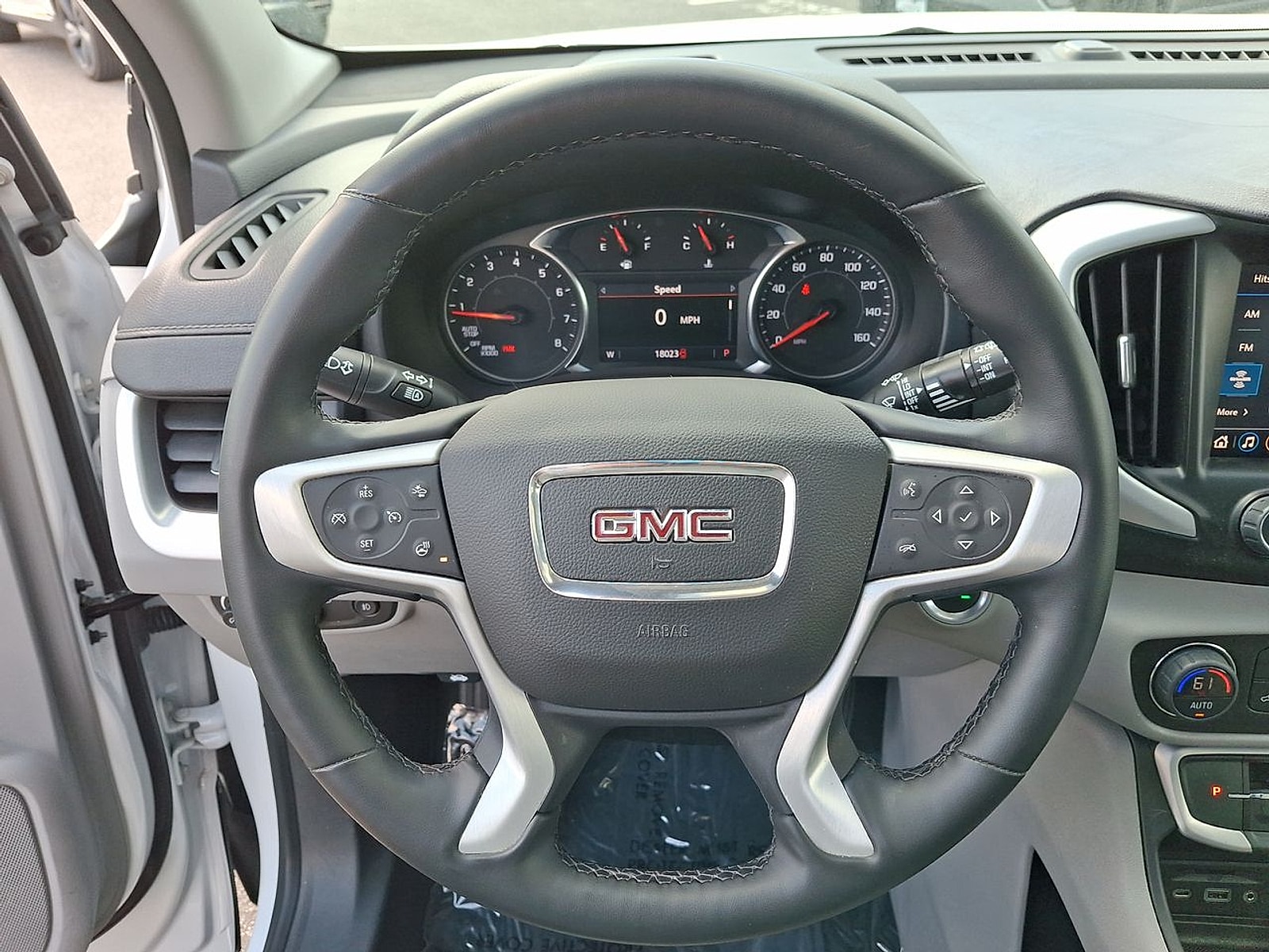 2023 GMC Terrain SLT - Photo 11