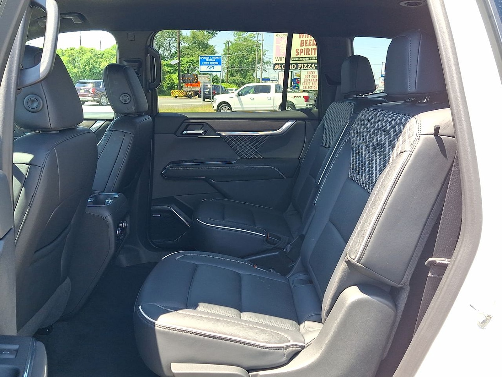 2024 GMC Acadia Denali - Photo 25