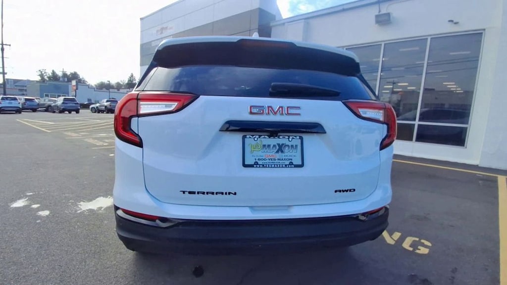 Used 2023 GMC Terrain SLT SUV