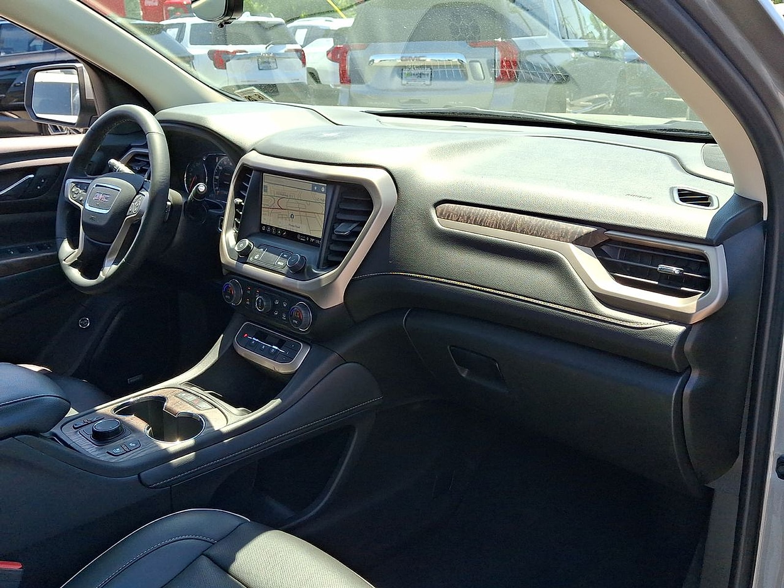 2023 GMC Acadia Denali - Photo 30