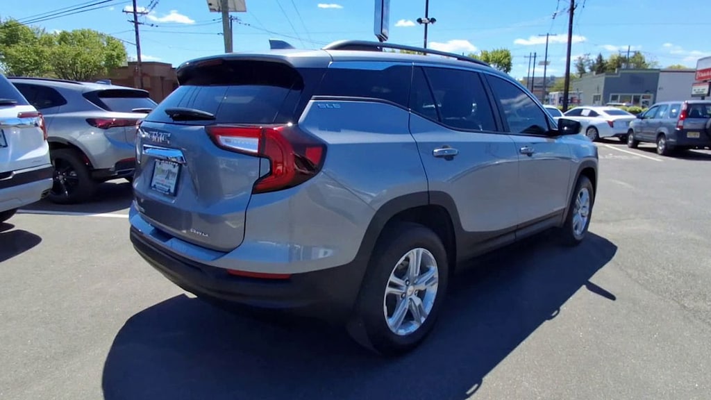 Used 2023 GMC Terrain SLE SUV