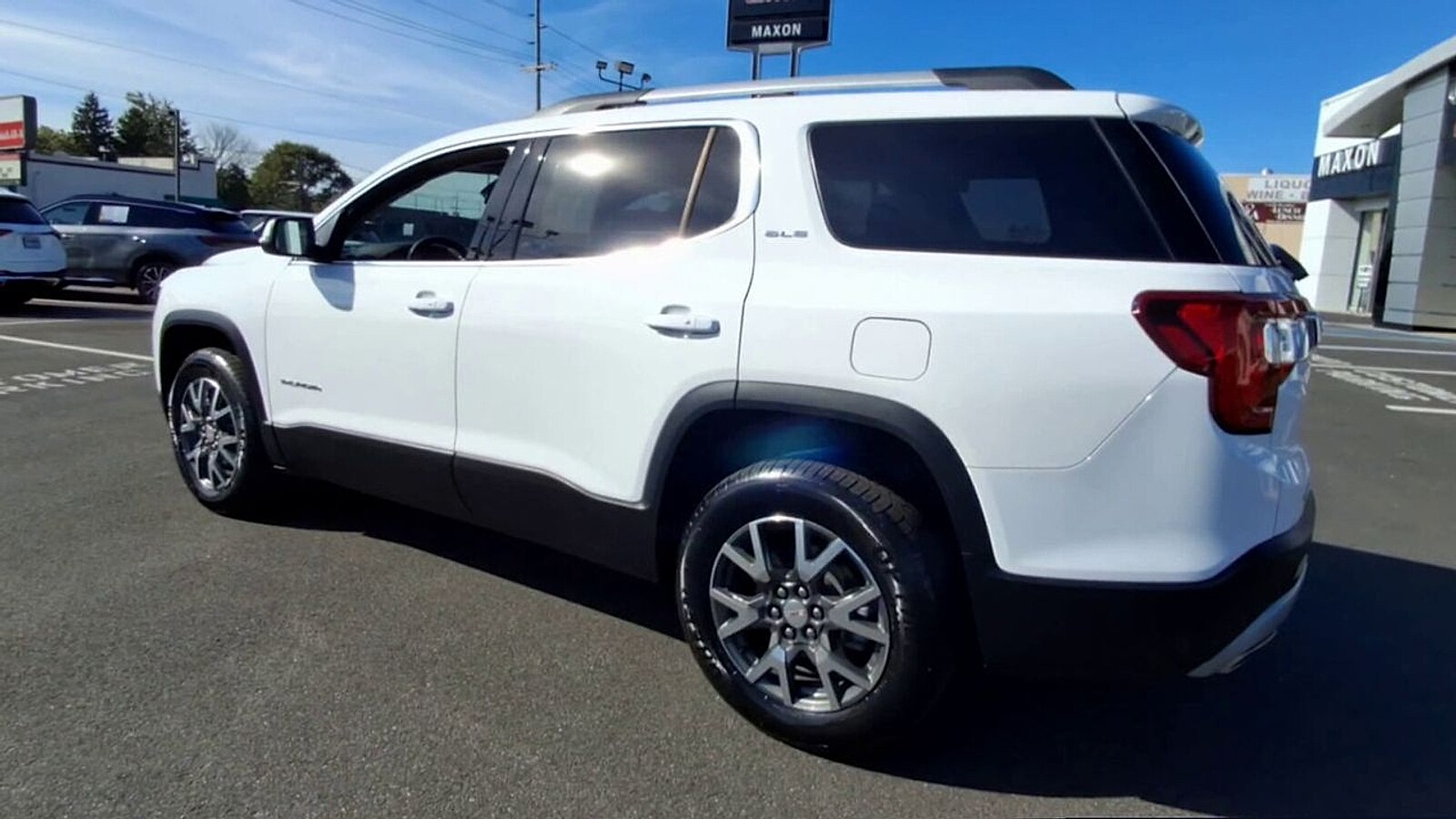 2023 Gmc Acadia SLE photo 4