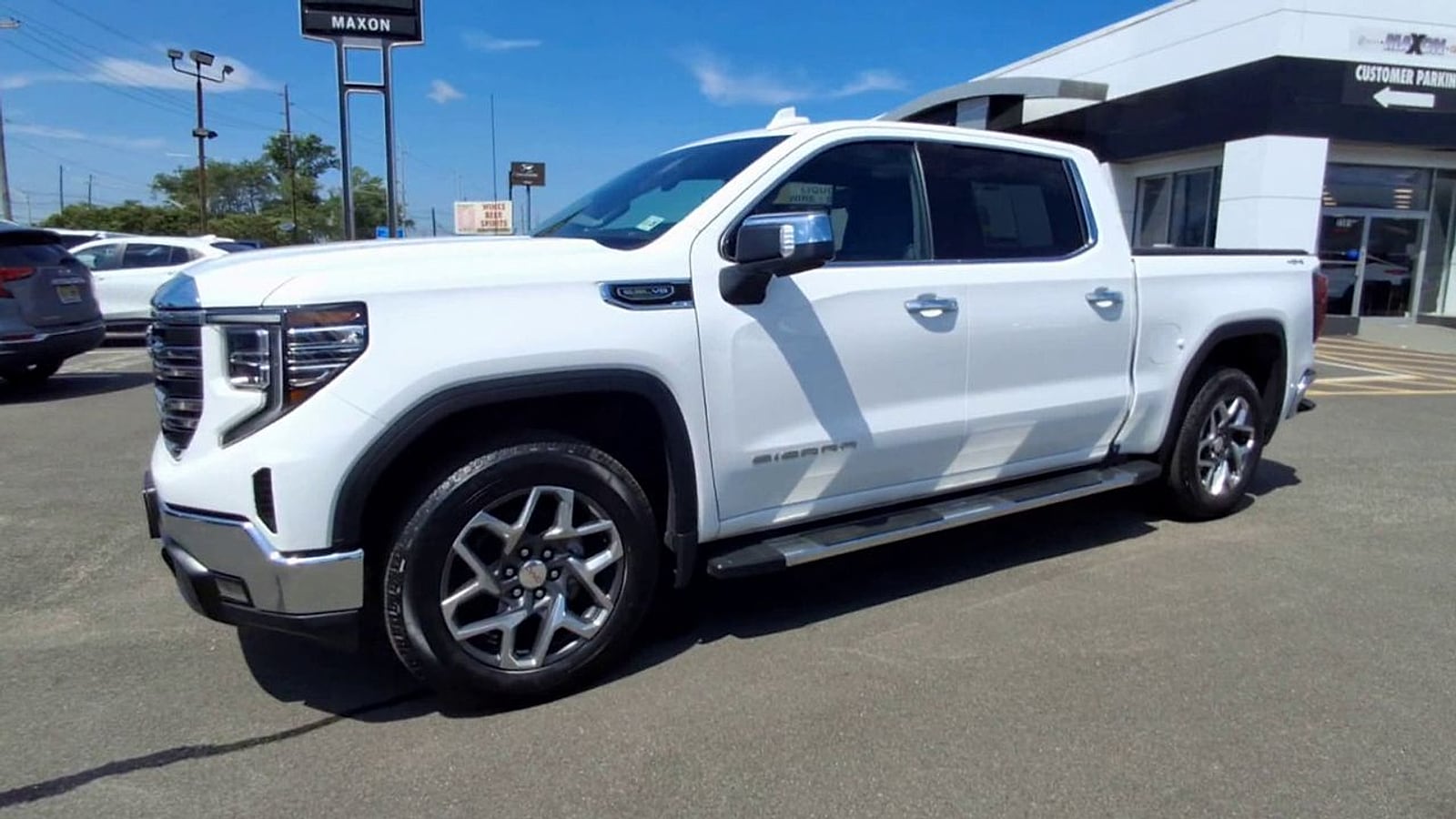 2024 GMC Sierra 1500 SLT - Photo 6