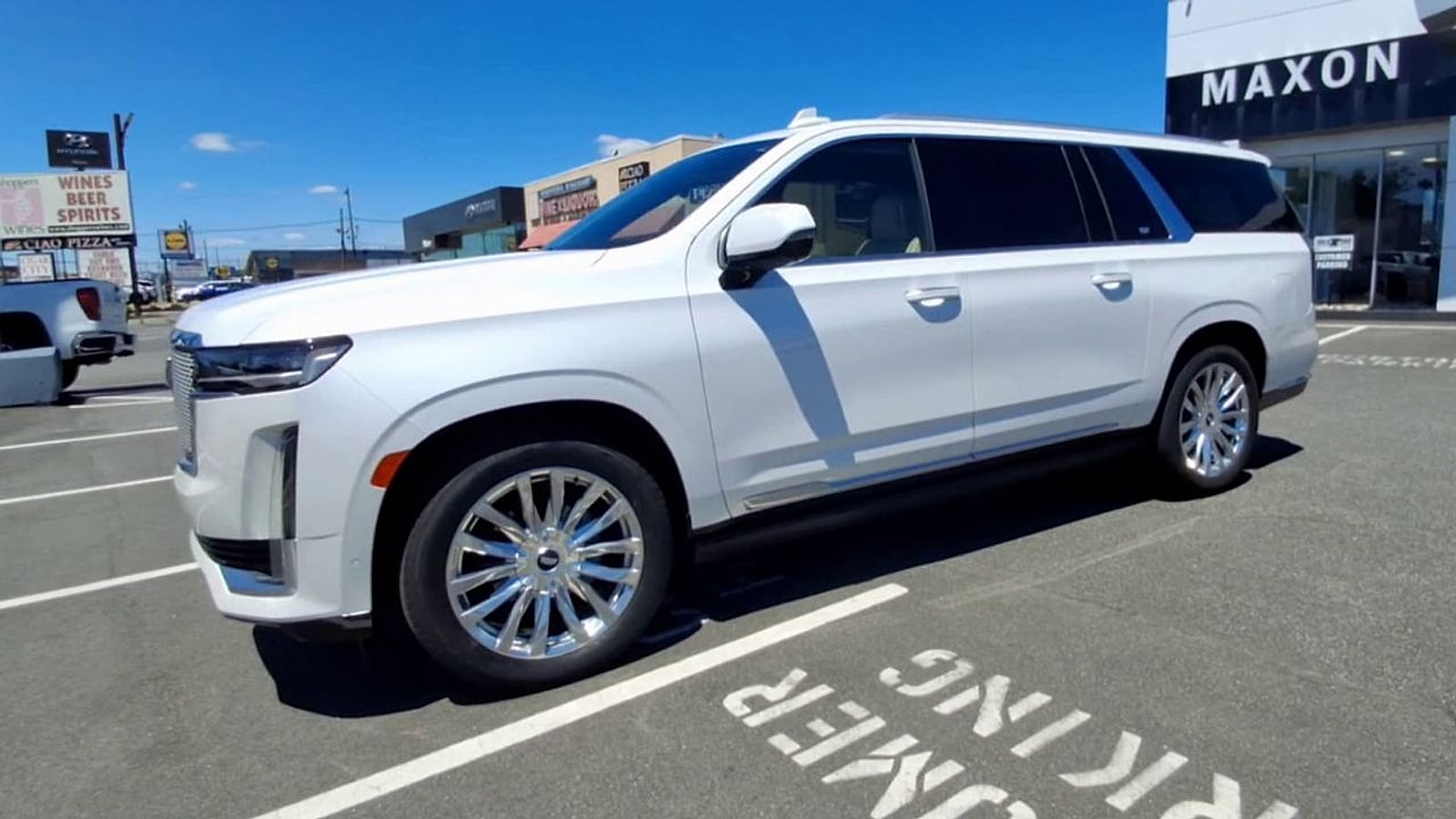 2024 Cadillac Escalade ESV Premium Luxury - Photo 6