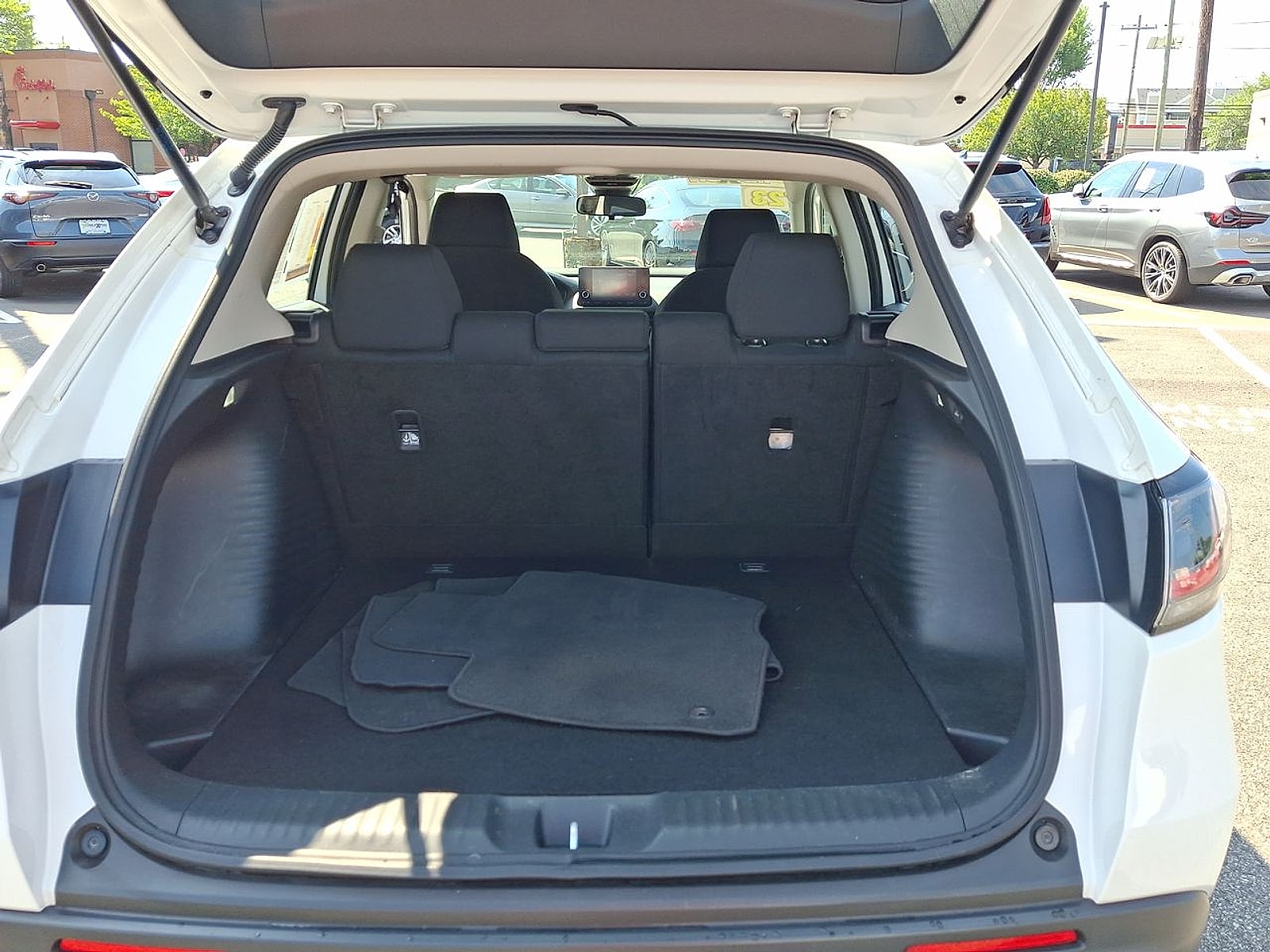 2023 Honda HR-V LX - Photo 24