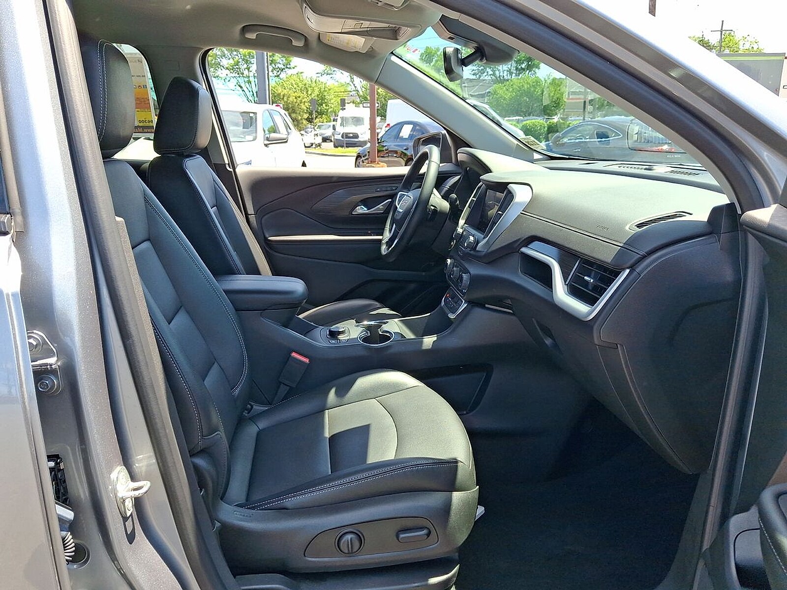 2024 GMC Terrain SLT - Photo 27
