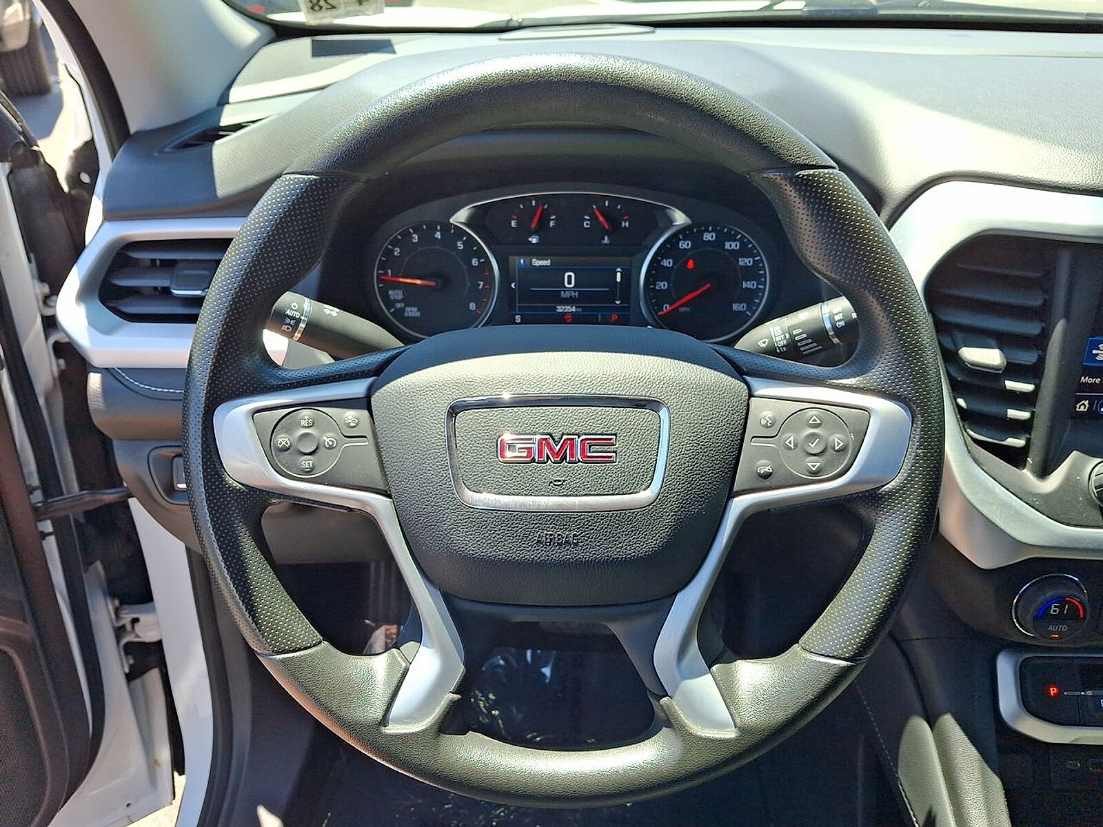 2023 GMC Acadia SLE - Photo 11