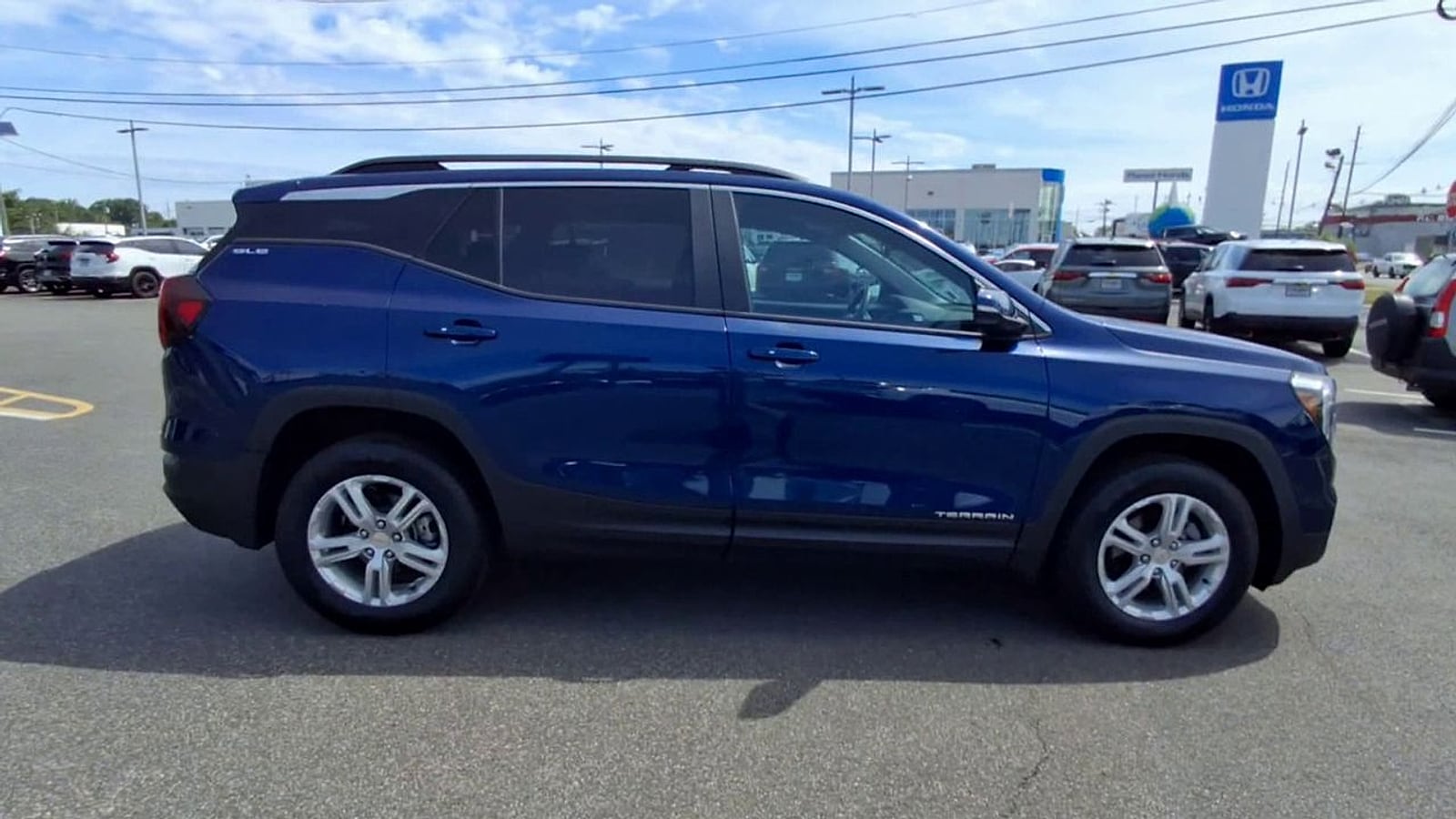 2023 GMC Terrain SLE - Photo 9