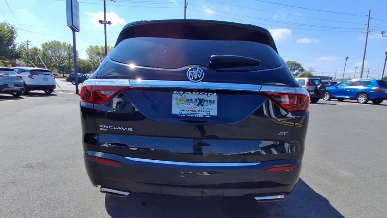 2024 Buick Enclave Essence photo 2