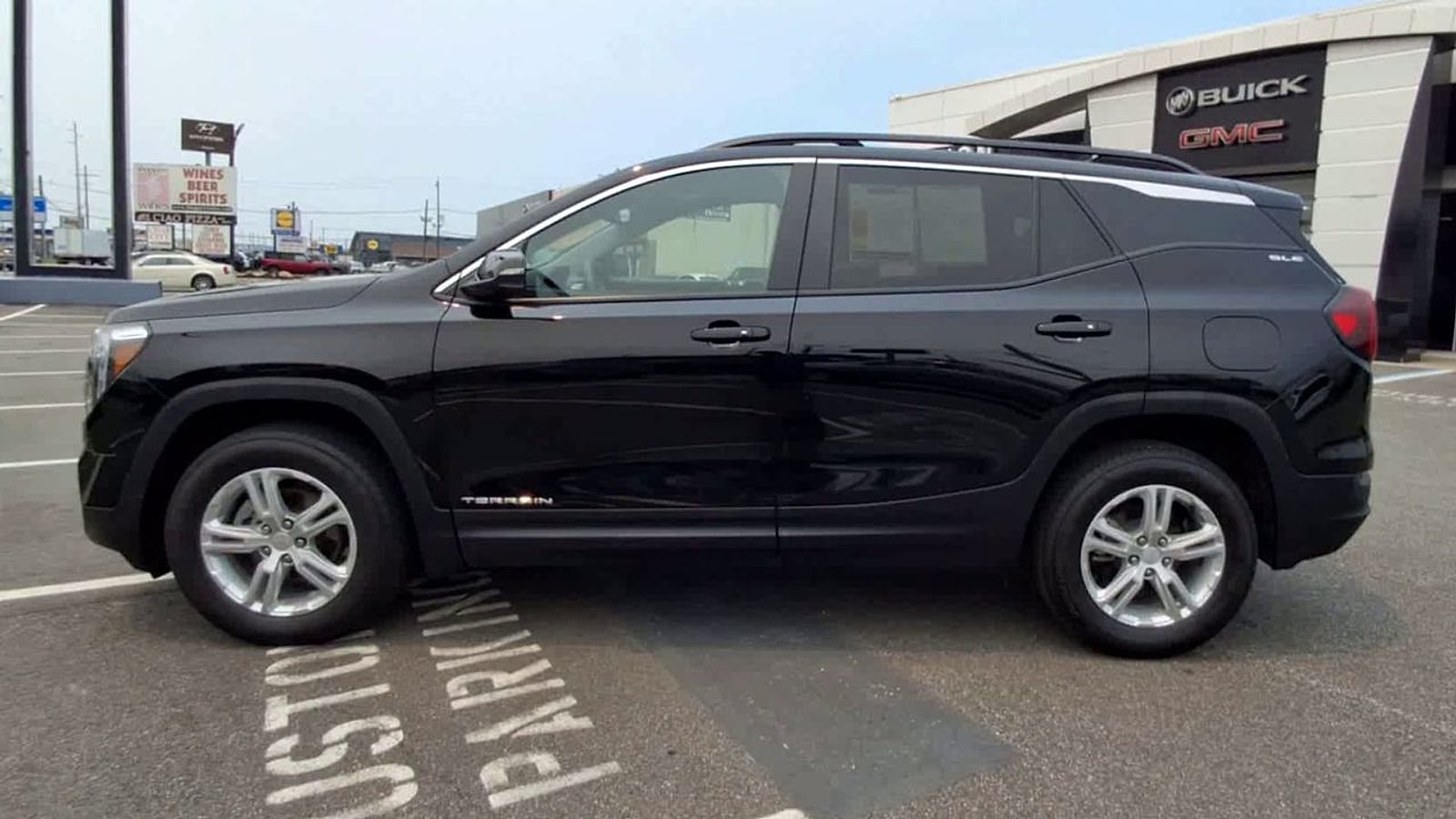 2023 GMC Terrain SLE - Photo 5