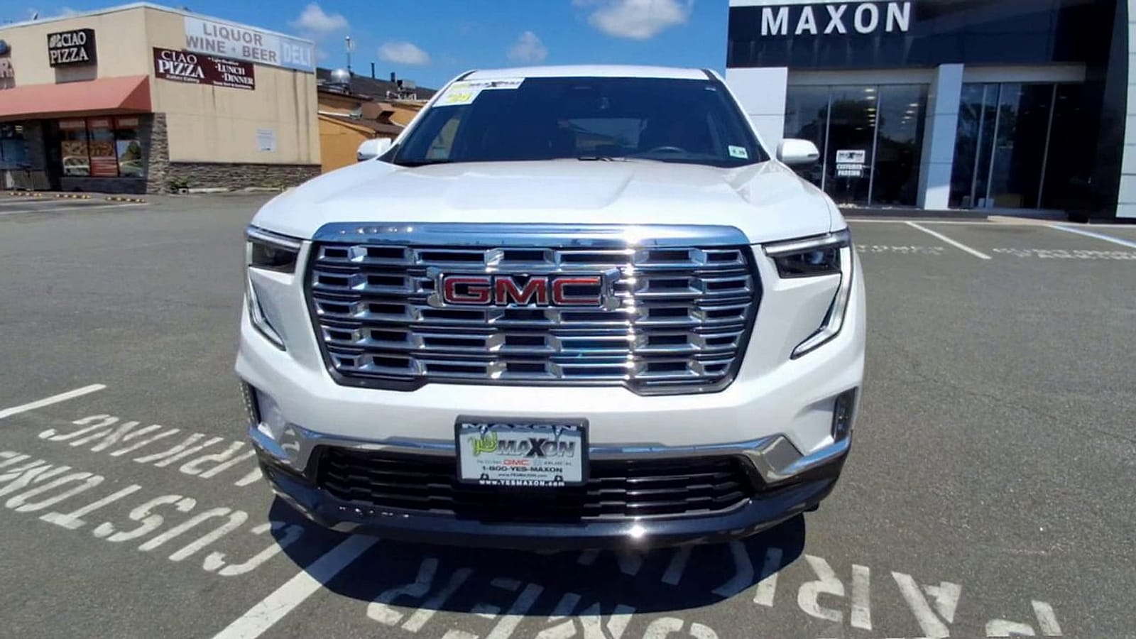 2024 GMC Acadia Denali - Photo 7