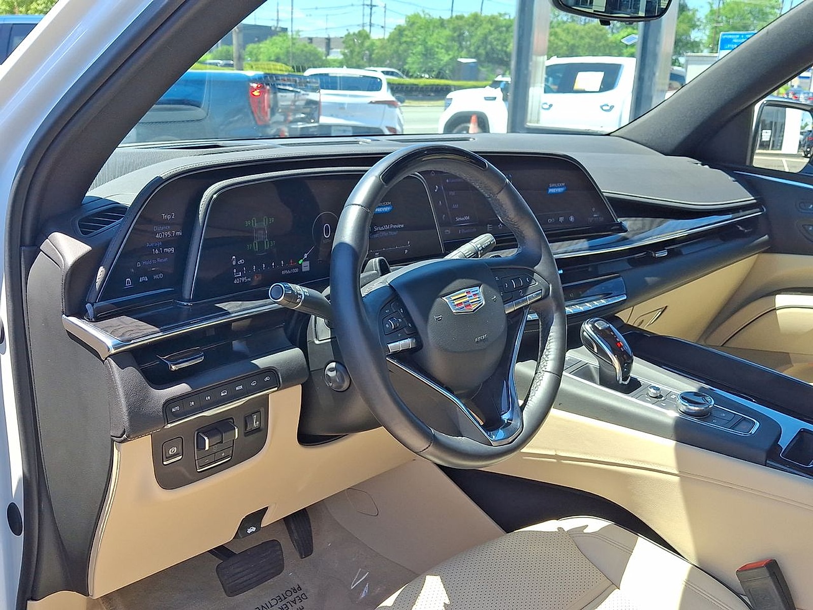 2024 Cadillac Escalade ESV Premium Luxury - Photo 10
