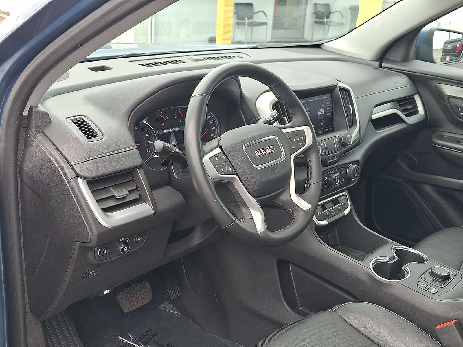 2024 GMC Terrain SLT - Photo 10