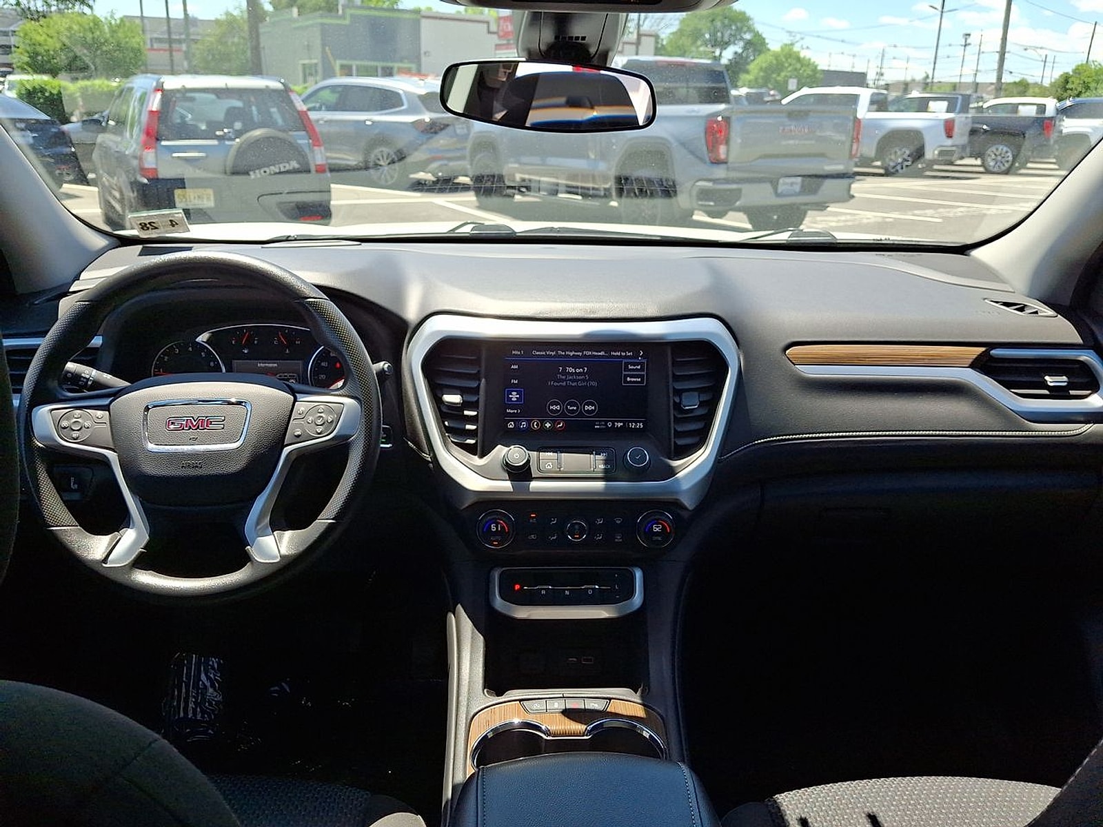 2023 GMC Acadia SLE - Photo 19