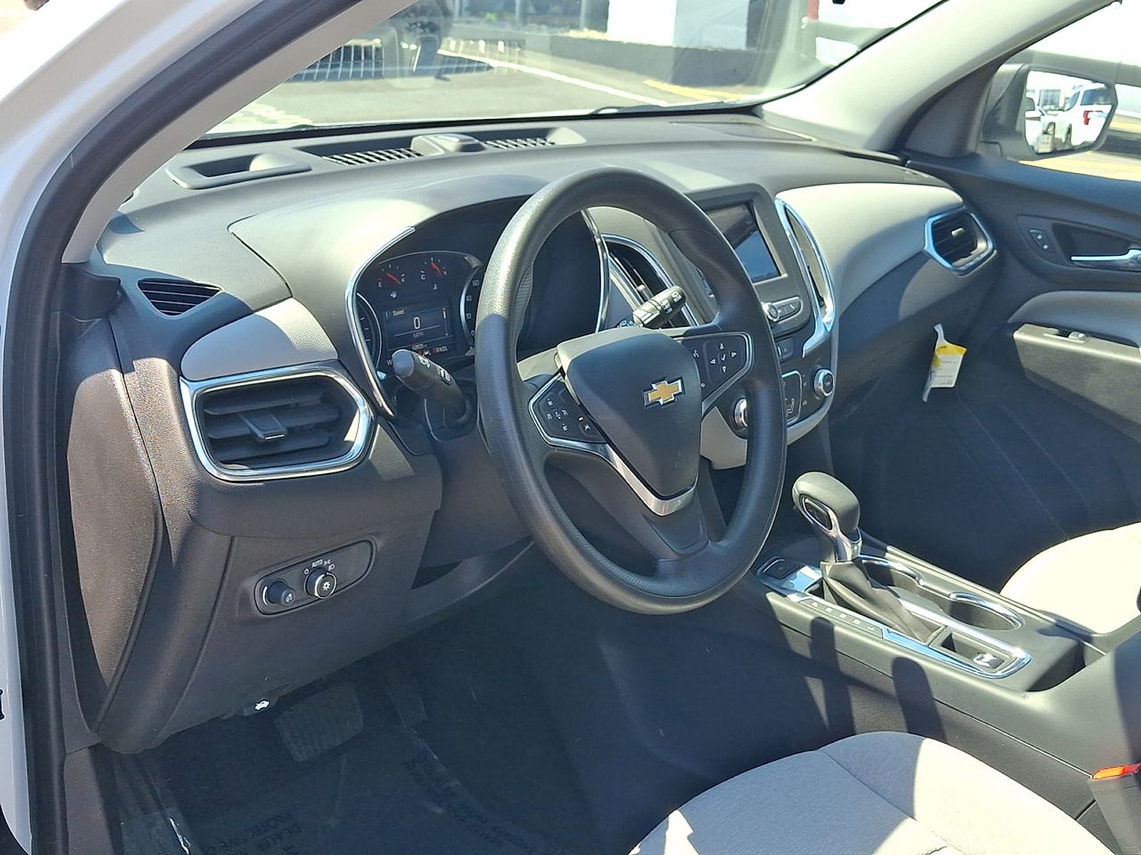 2024 Chevrolet Equinox LS - Photo 10