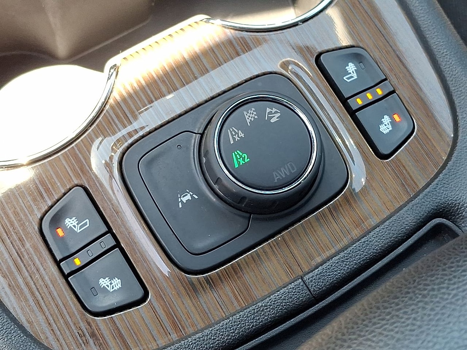2023 GMC Acadia SLE - Photo 34