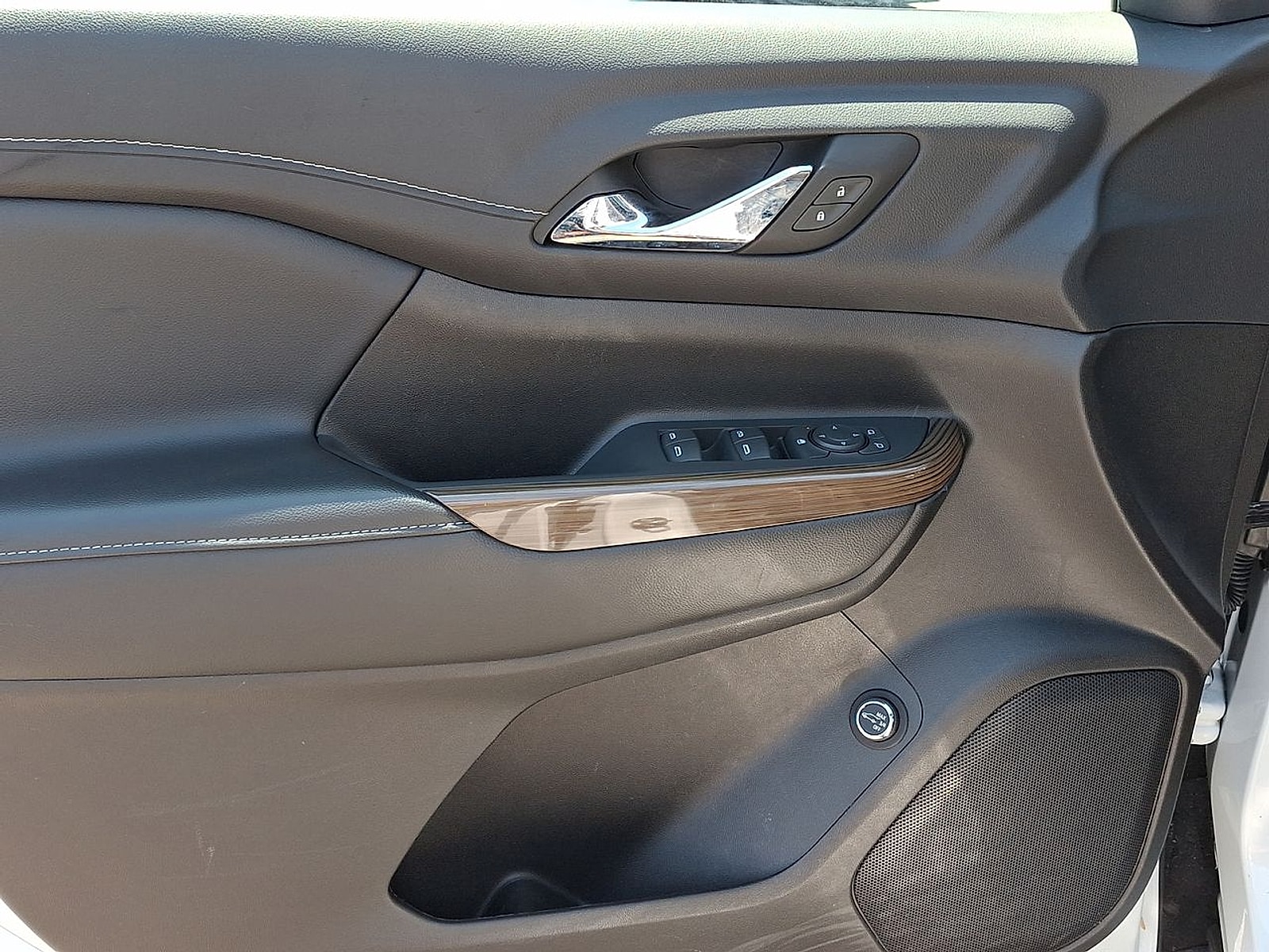 2023 GMC Acadia SLE - Photo 21