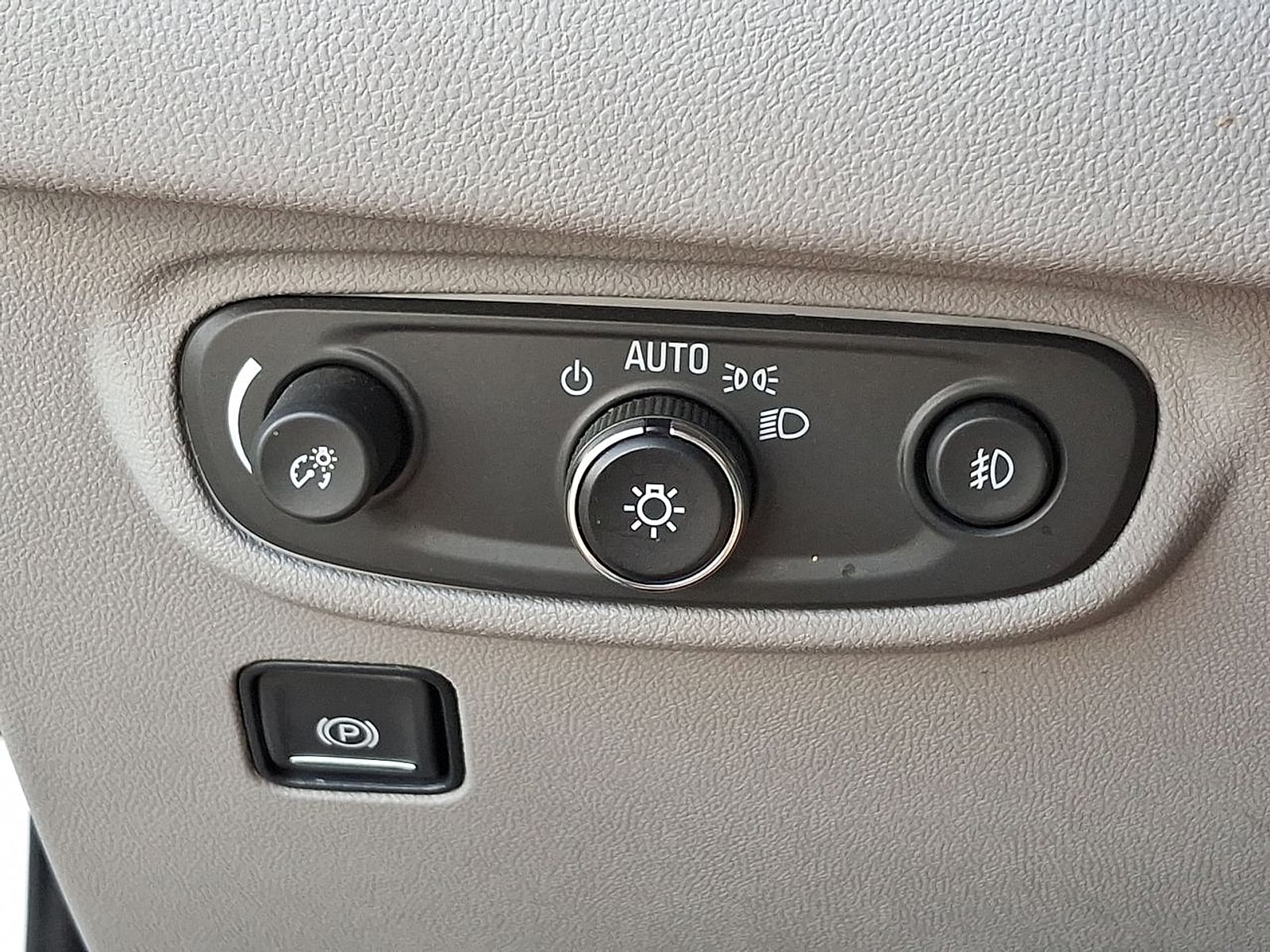 2023 GMC Terrain SLT - Photo 17