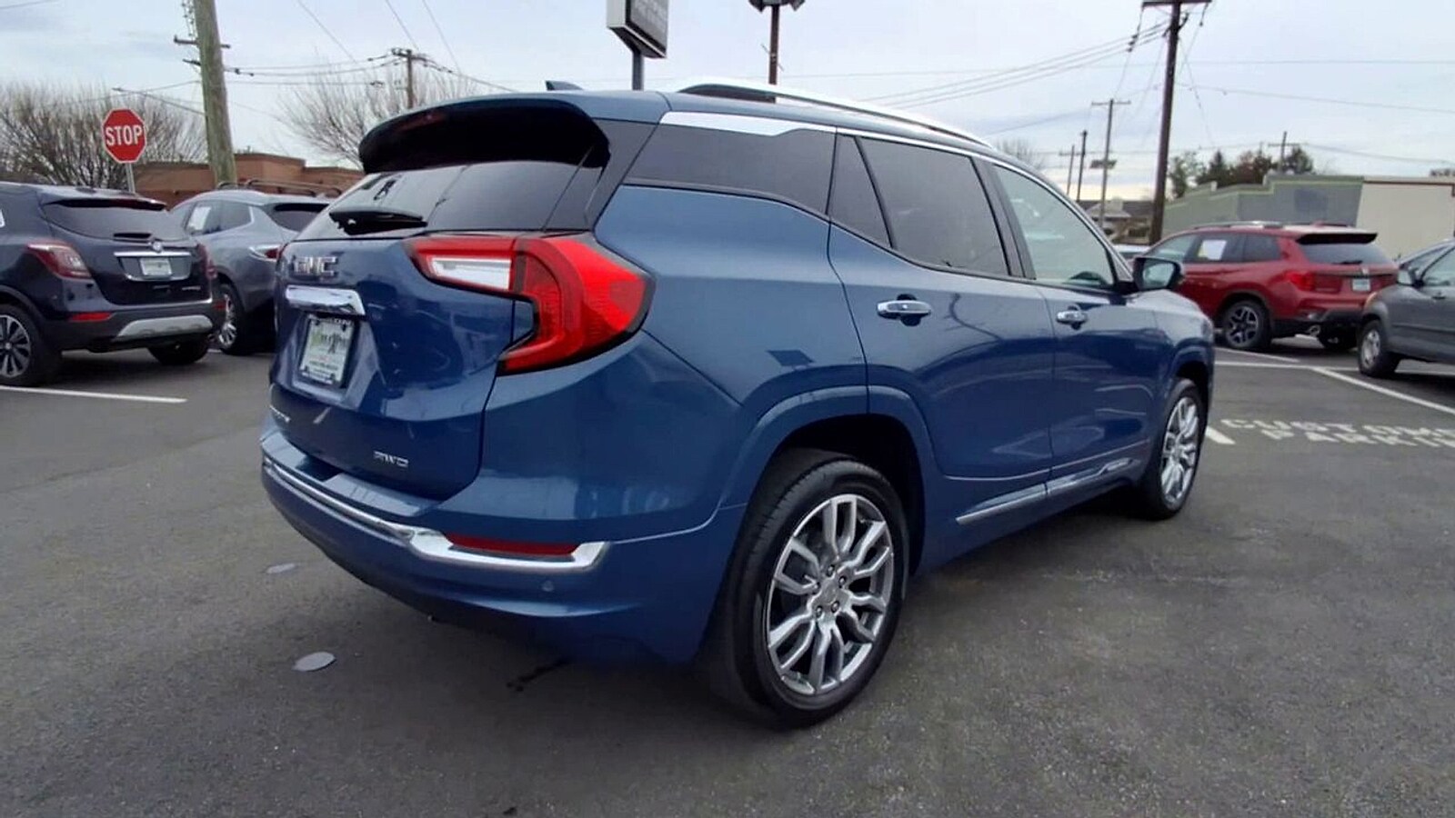 2024 Gmc Terrain Denali photo 2