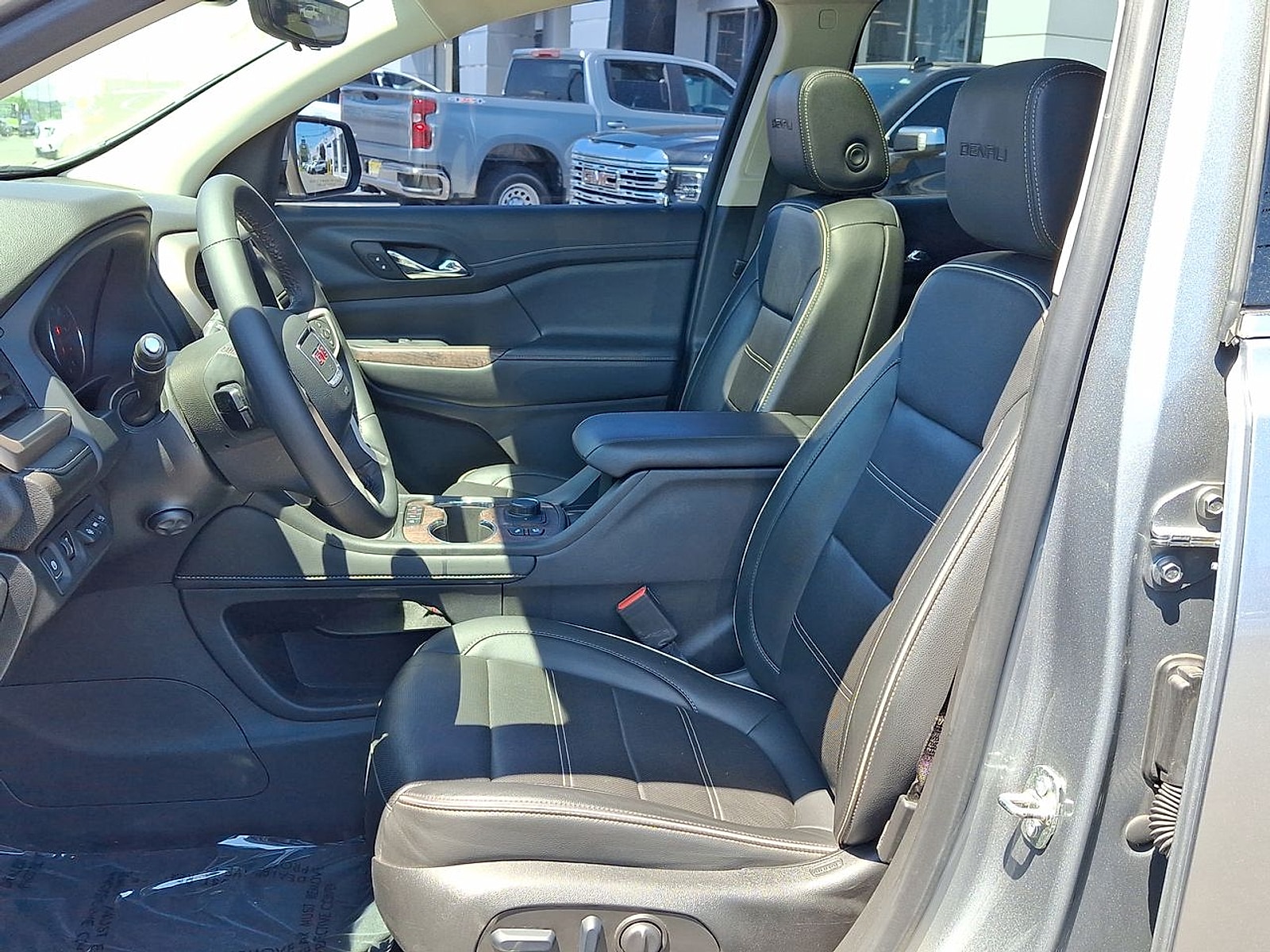 2023 GMC Acadia Denali - Photo 20