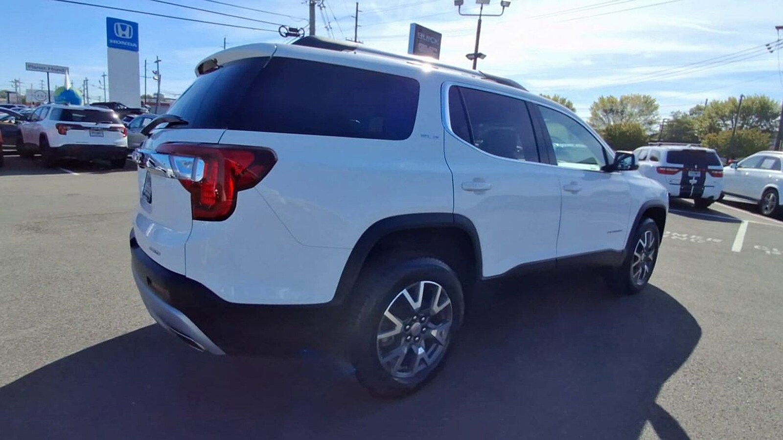 2023 Gmc Acadia SLE photo 2