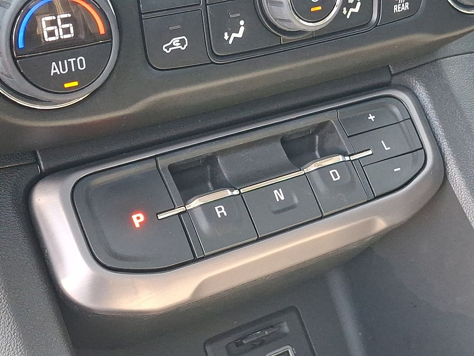 2023 GMC Acadia AT4 - Photo 15