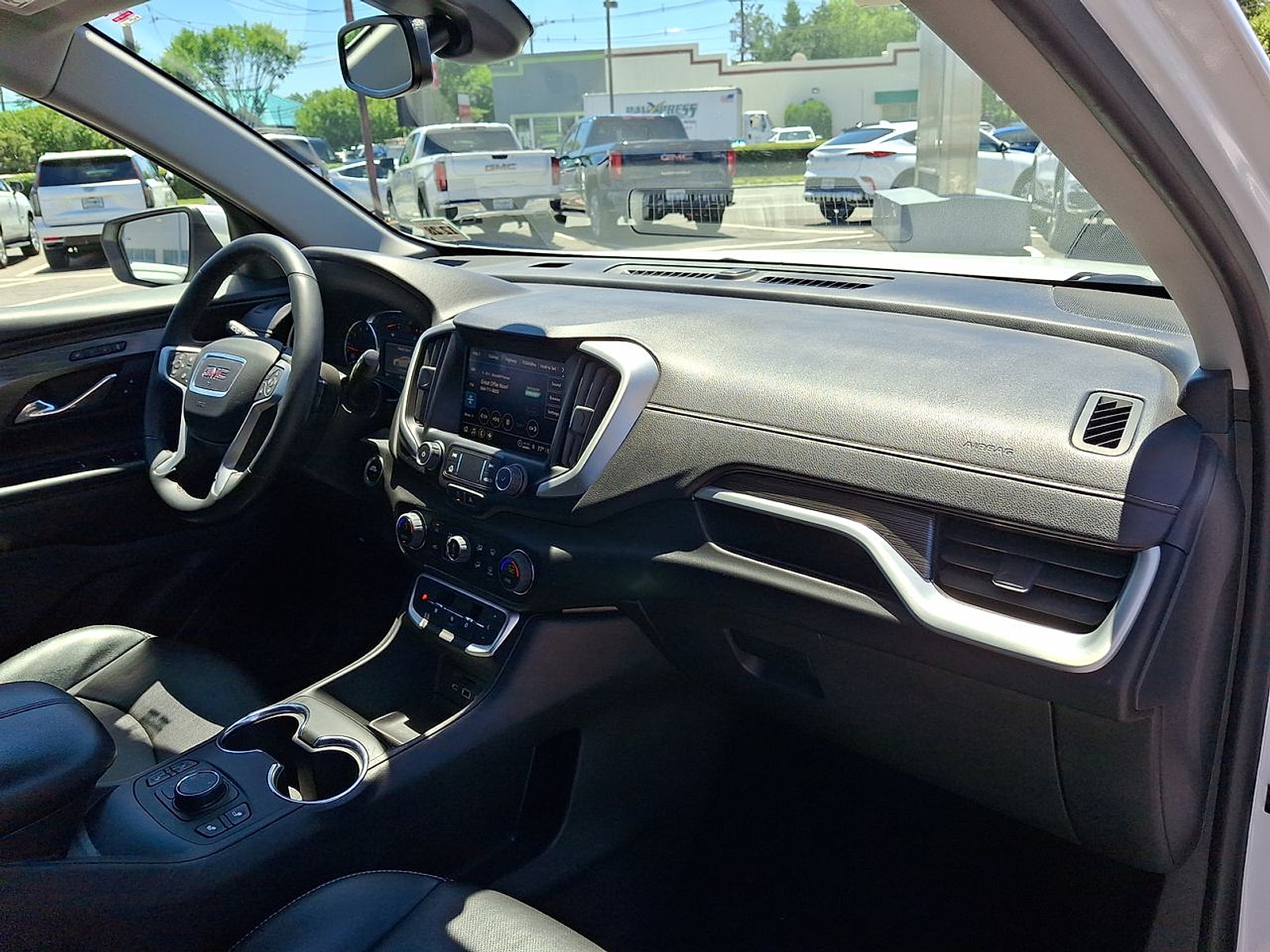 2024 GMC Terrain SLT - Photo 28