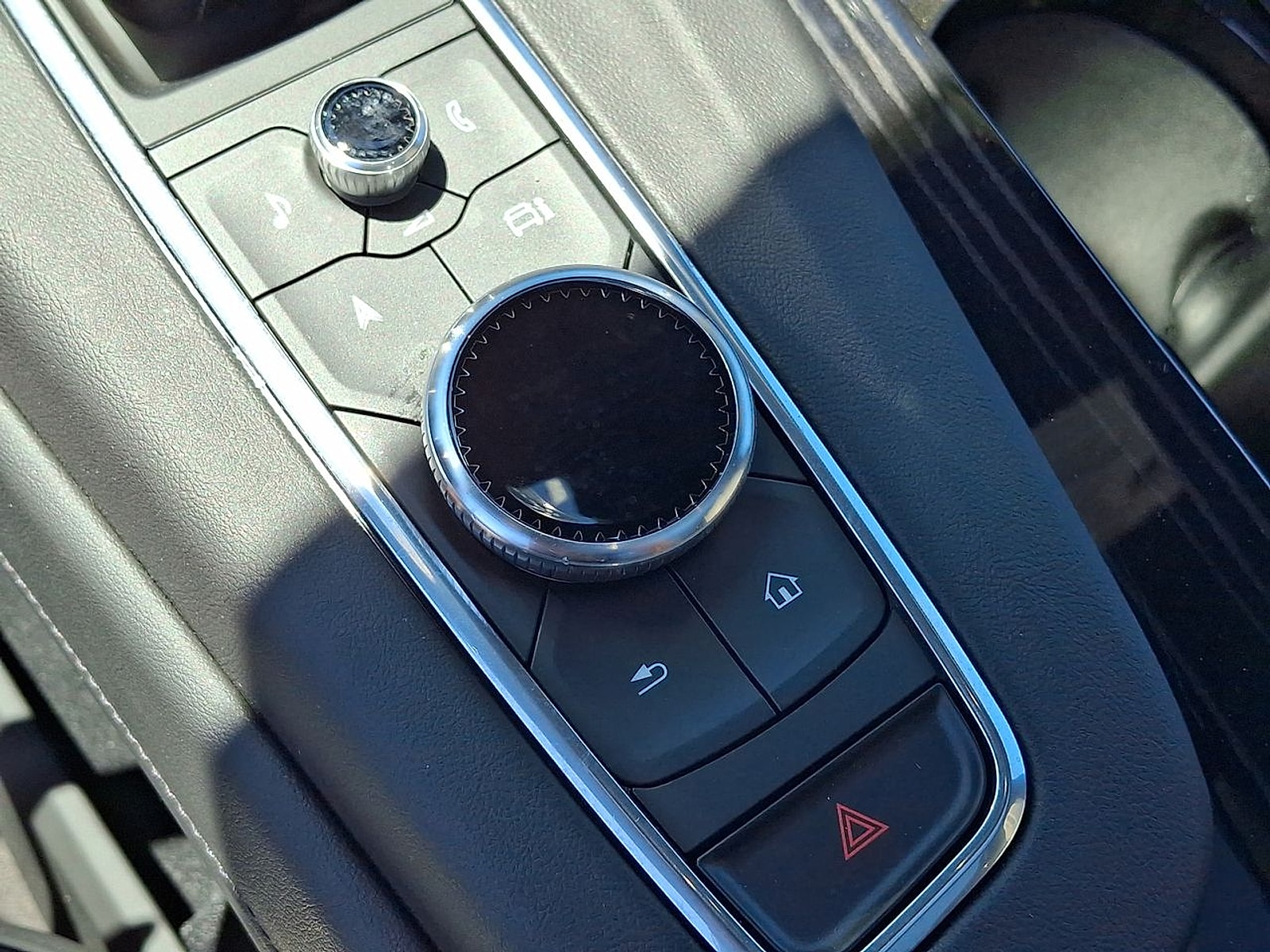 2024 Cadillac Escalade Sport - Photo 36