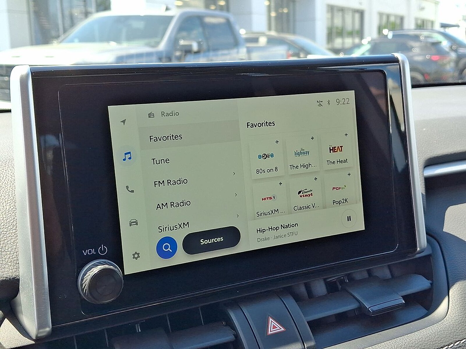 2023 Toyota RAV4 XLE - Photo 13