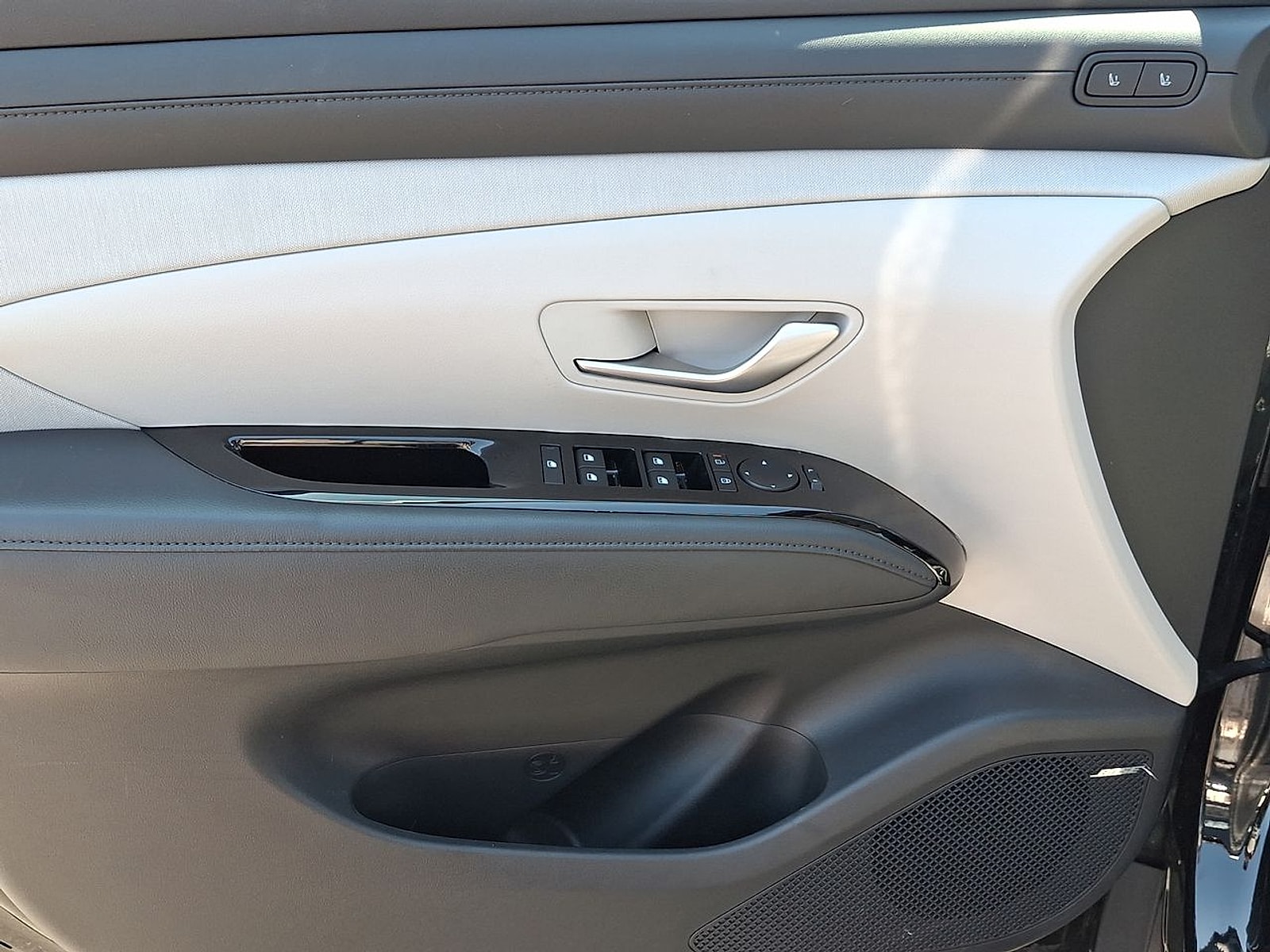 2025 Hyundai Tucson Limited - Photo 23