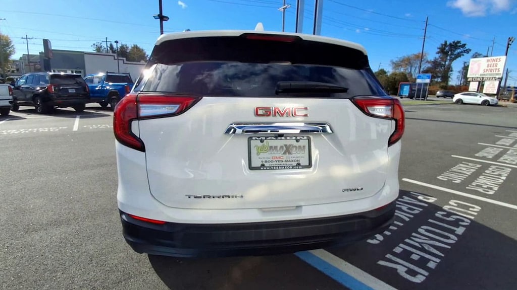 Used 2023 GMC Terrain SLE SUV