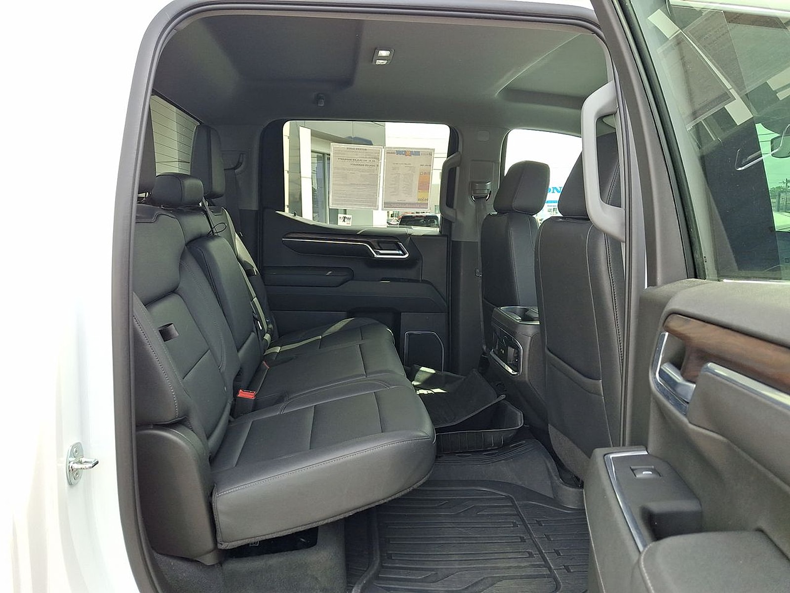2023 GMC Sierra 1500 SLT - Photo 27