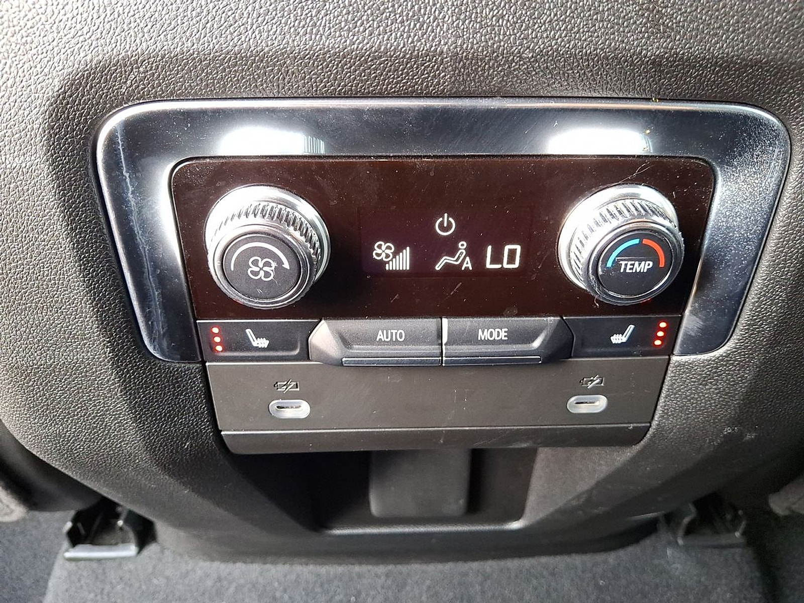 2023 GMC Yukon AT4 - Photo 21